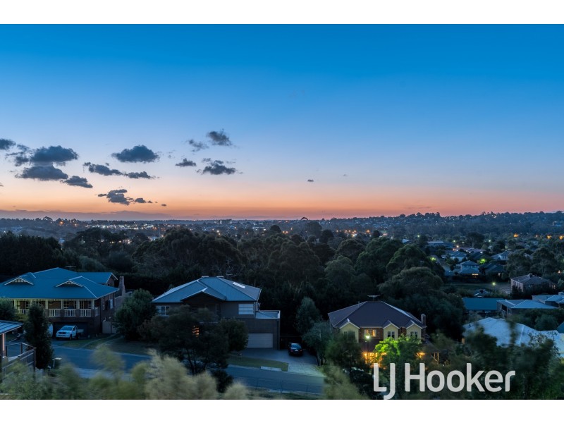 8 Crestview Drive, Beaconsfield VIC 3807