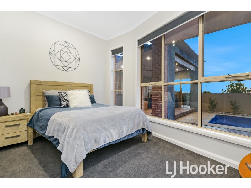 8 Crestview Drive, Beaconsfield VIC 3807