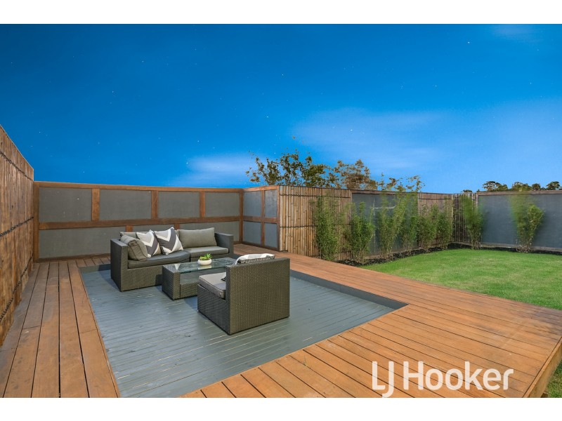 8 Crestview Drive, Beaconsfield VIC 3807