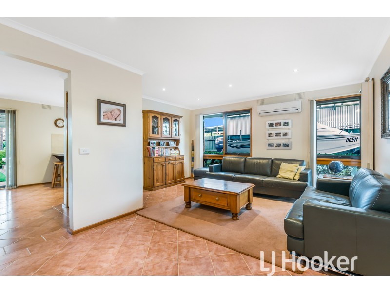 9 Hawking Avenue, Hampton Park VIC 3976