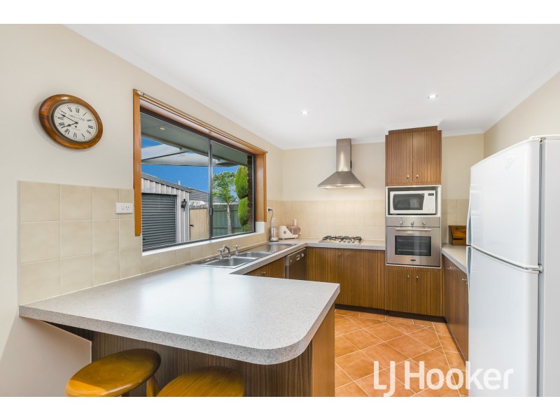 9 Hawking Avenue, Hampton Park VIC 3976