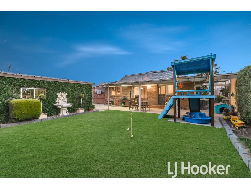 9 Hawking Avenue, Hampton Park VIC 3976