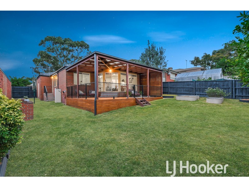 29 Valley View Crescent, Berwick VIC 3806