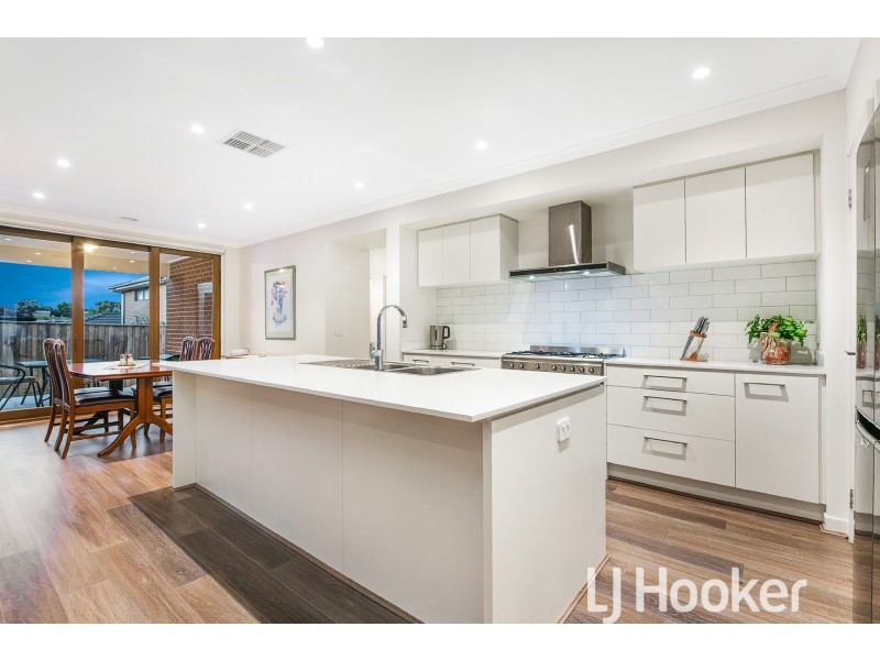 19 Wheelwright Street, Clyde North VIC 3978