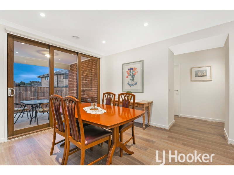 19 Wheelwright Street, Clyde North VIC 3978