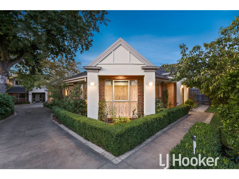 1/49 Lyall Road, Berwick VIC 3806
