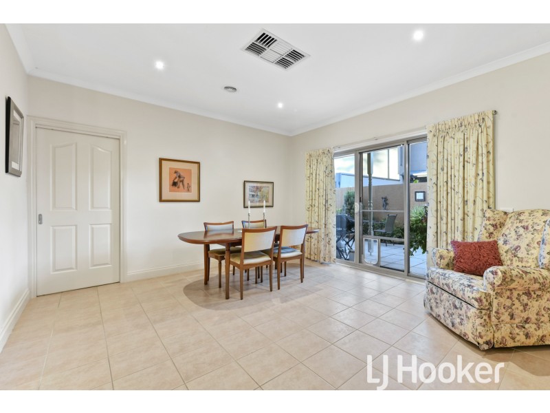 1/49 Lyall Road, Berwick VIC 3806