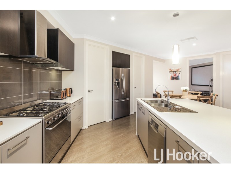 13 Lincoln Avenue, Officer VIC 3809