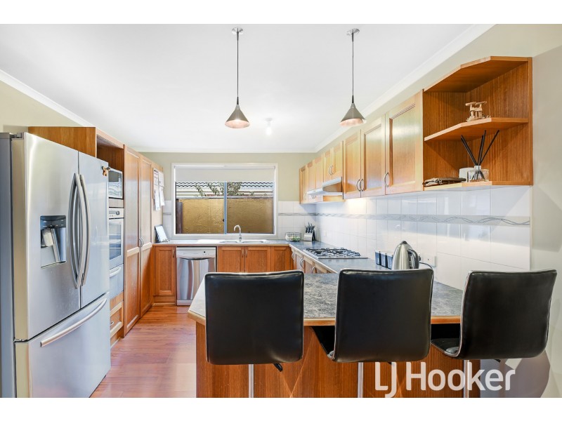 4 Tulip Grove, Cranbourne VIC 3977