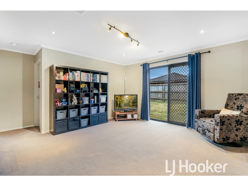 4 Tulip Grove, Cranbourne VIC 3977