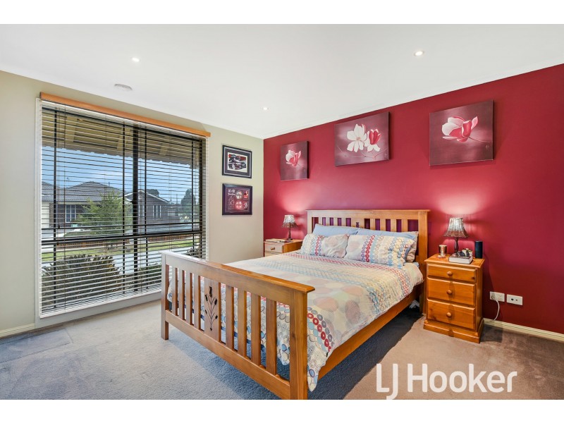 4 Tulip Grove, Cranbourne VIC 3977
