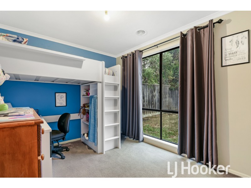 4 Tulip Grove, Cranbourne VIC 3977