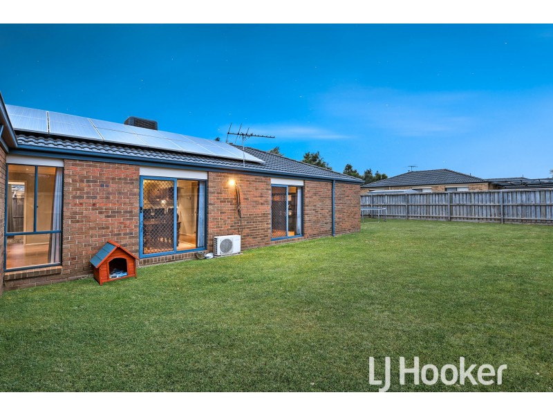 4 Tulip Grove, Cranbourne VIC 3977