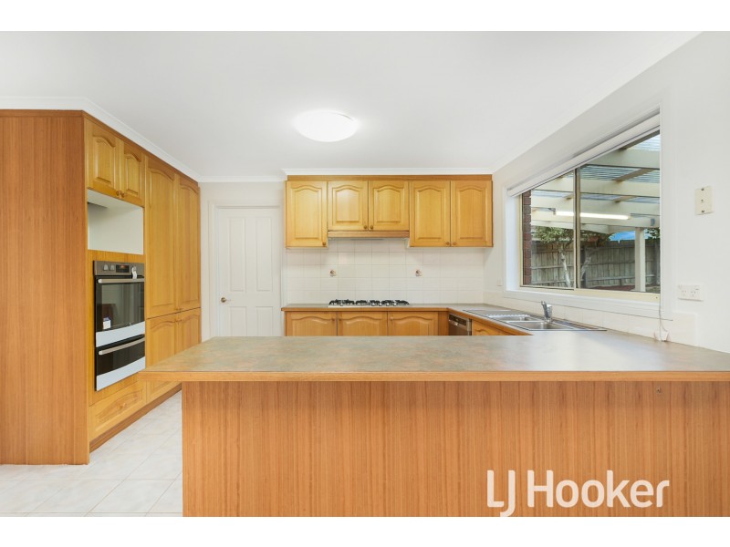 9 Edward Court, Berwick VIC 3806