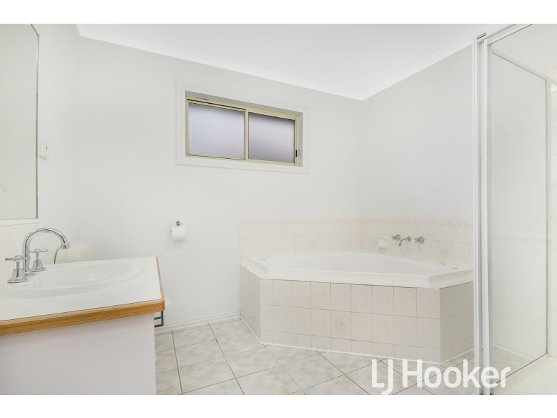 9 Edward Court, Berwick VIC 3806