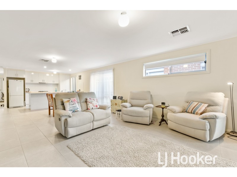 36 Copper Beech Road, Beaconsfield VIC 3807