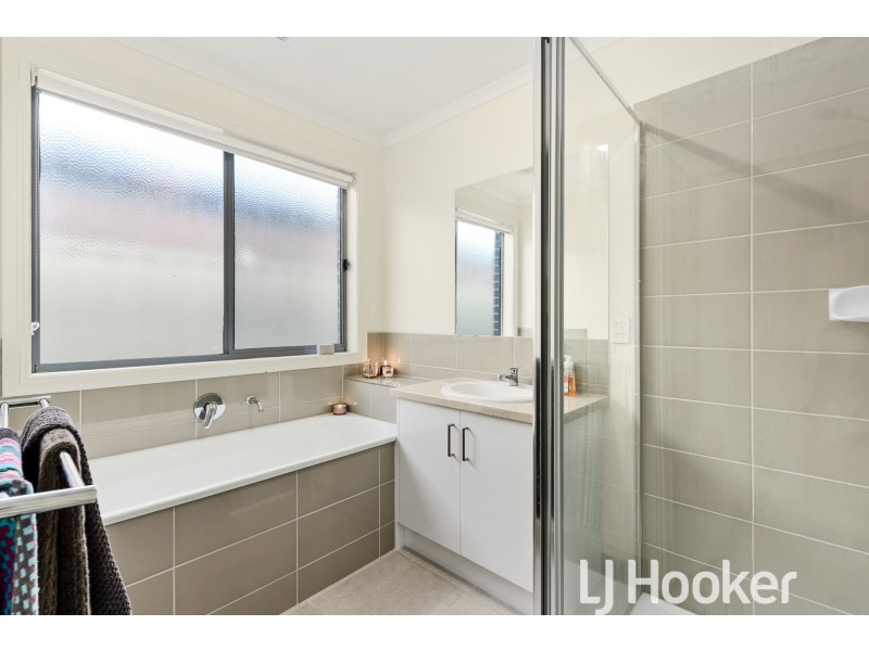 36 Copper Beech Road, Beaconsfield VIC 3807