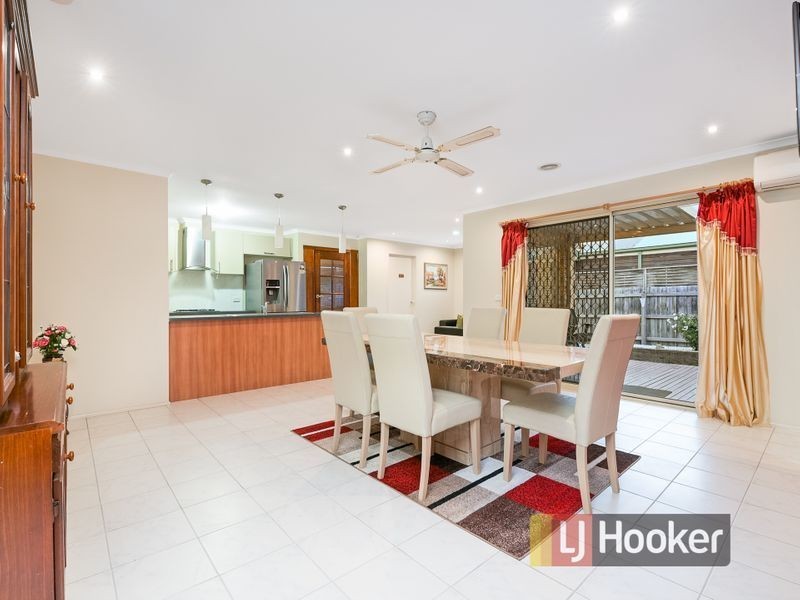 5 Lisburn Way, Berwick VIC 3806