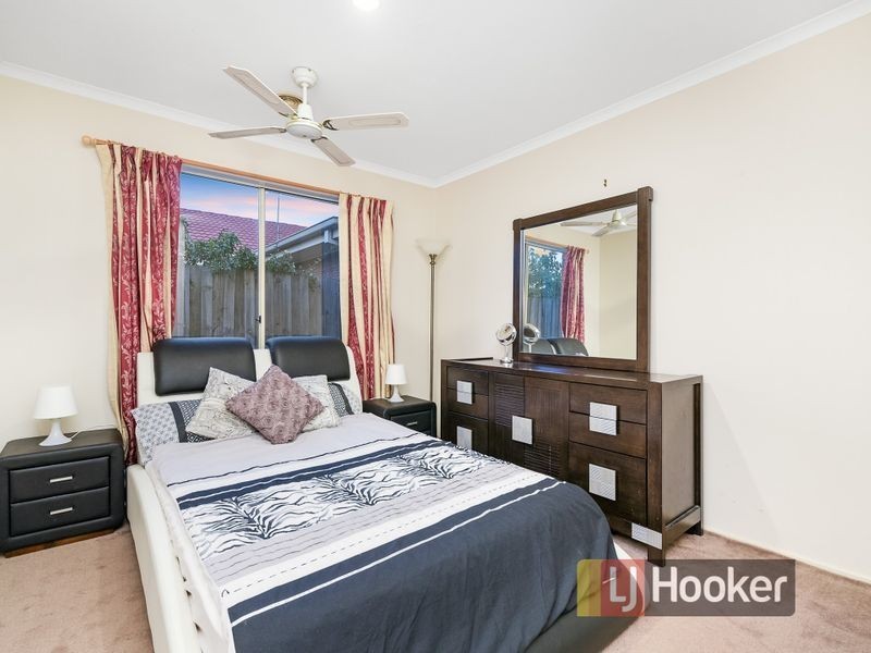 5 Lisburn Way, Berwick VIC 3806