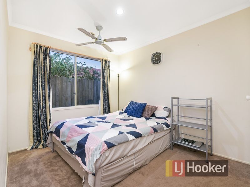 5 Lisburn Way, Berwick VIC 3806