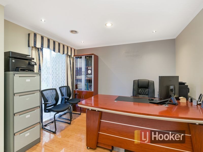 5 Lisburn Way, Berwick VIC 3806