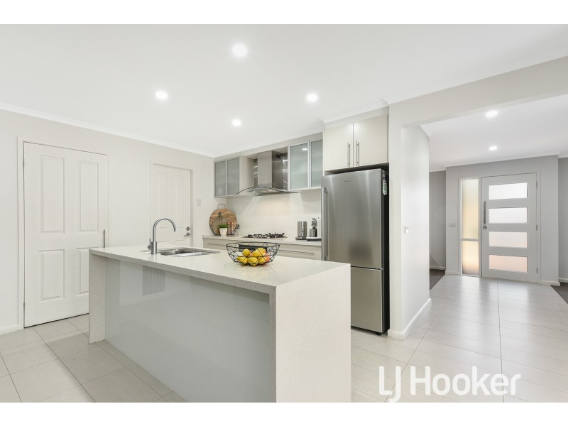 4 Earlwood Street, Narre Warren South VIC 3805