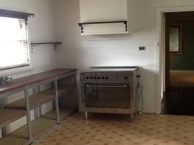 9 Mahon Avenue, Beaconsfield VIC 3807