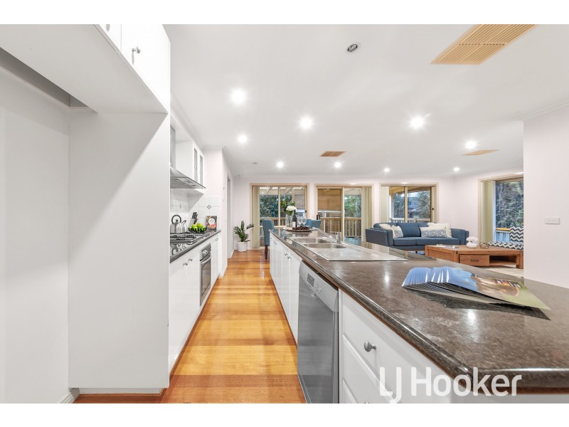 7 Lisson Court, Berwick VIC 3806