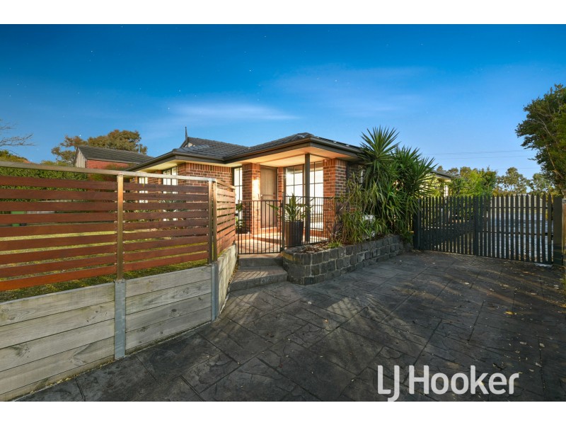 3 Hedgeley Drive, Berwick VIC 3806