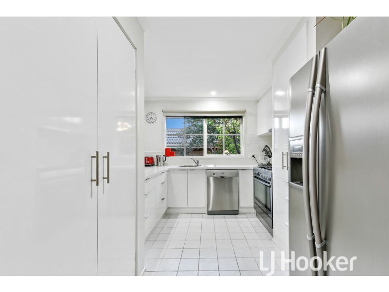 3 Hedgeley Drive, Berwick VIC 3806