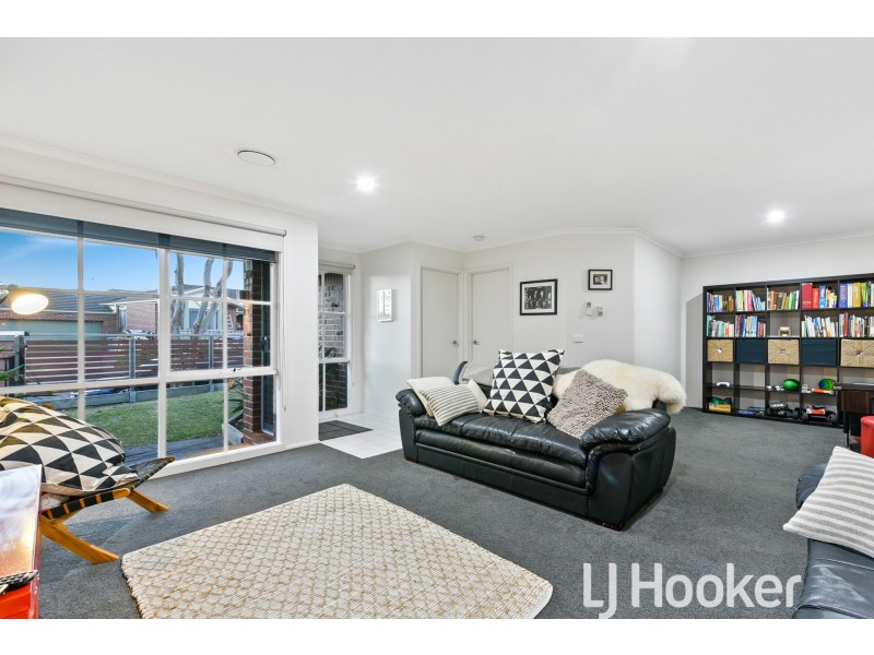 3 Hedgeley Drive, Berwick VIC 3806