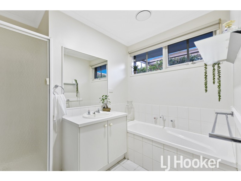 3 Hedgeley Drive, Berwick VIC 3806