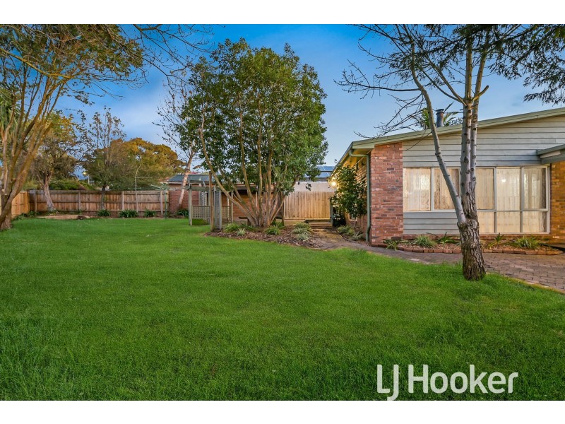 49 Saxonwood Drive, Narre Warren VIC 3805
