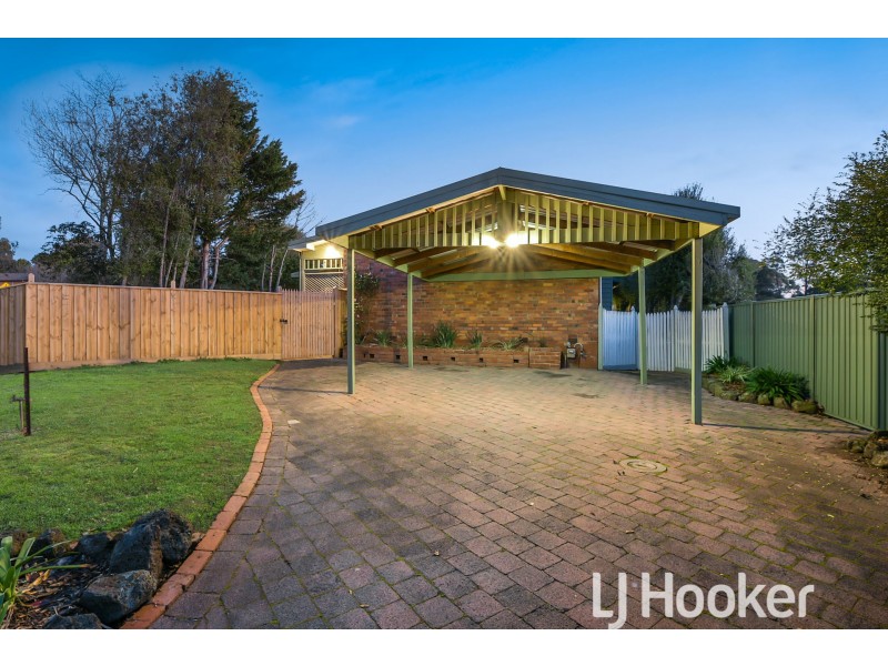 49 Saxonwood Drive, Narre Warren VIC 3805