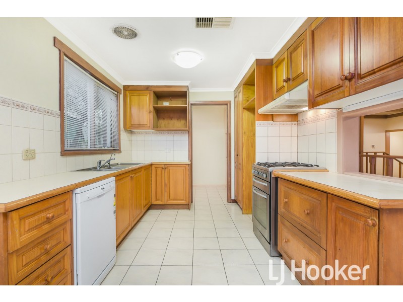 49 Saxonwood Drive, Narre Warren VIC 3805