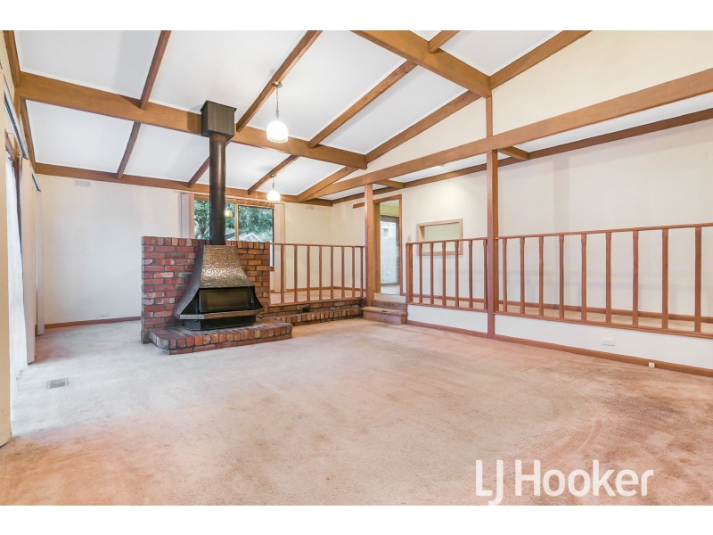 49 Saxonwood Drive, Narre Warren VIC 3805