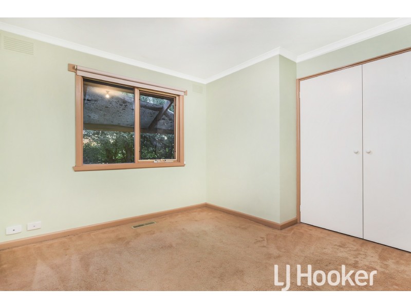 49 Saxonwood Drive, Narre Warren VIC 3805