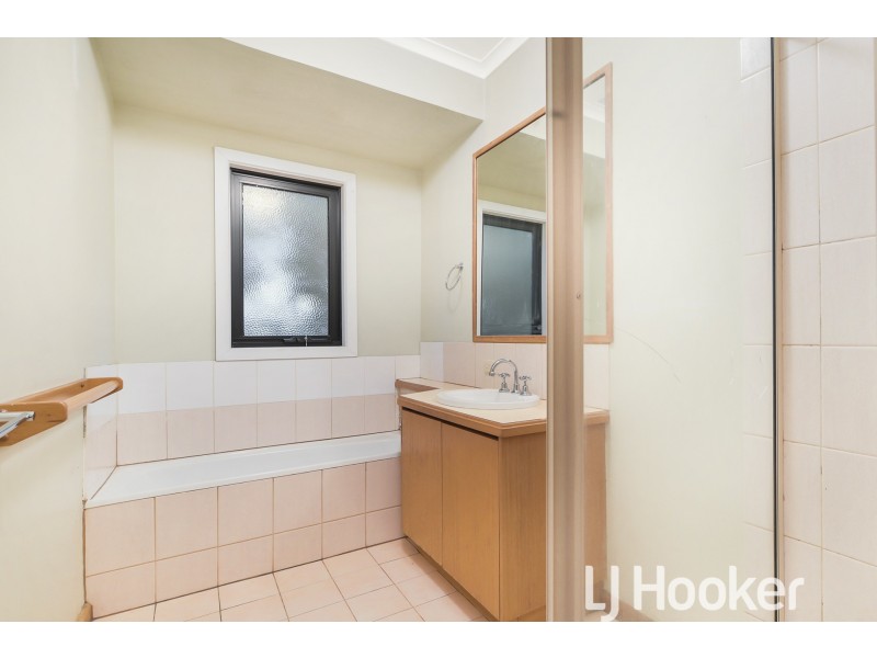 49 Saxonwood Drive, Narre Warren VIC 3805