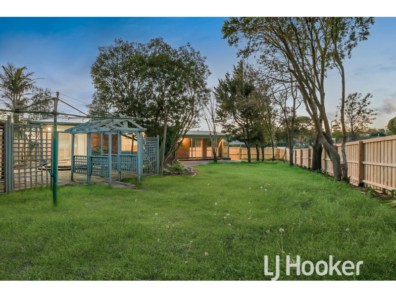 49 Saxonwood Drive, Narre Warren VIC 3805