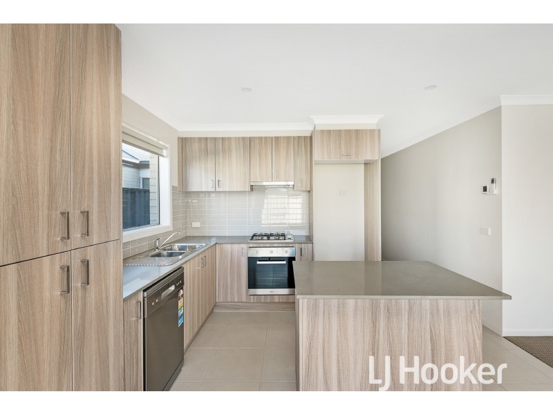 14 Raydale Avenue, Narre Warren South VIC 3805