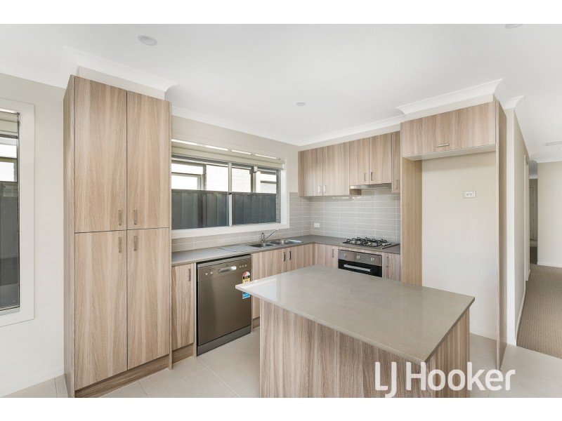 14 Raydale Avenue, Narre Warren South VIC 3805