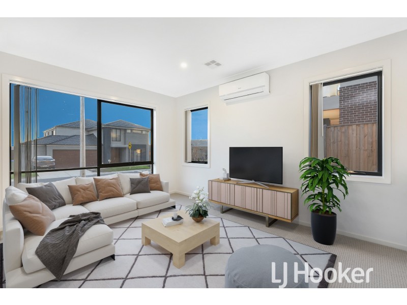 27 Barley Crescent, Clyde North VIC 3978