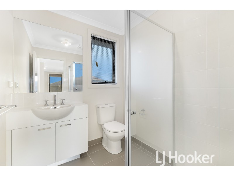 27 Barley Crescent, Clyde North VIC 3978
