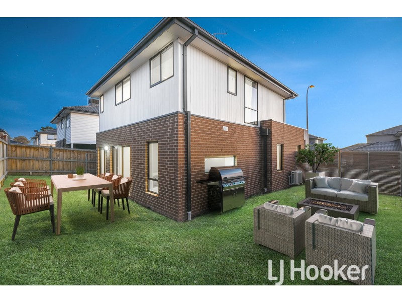 27 Barley Crescent, Clyde North VIC 3978