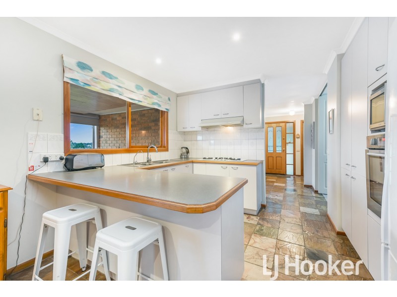 6 Redgum Place, Narre Warren VIC 3805