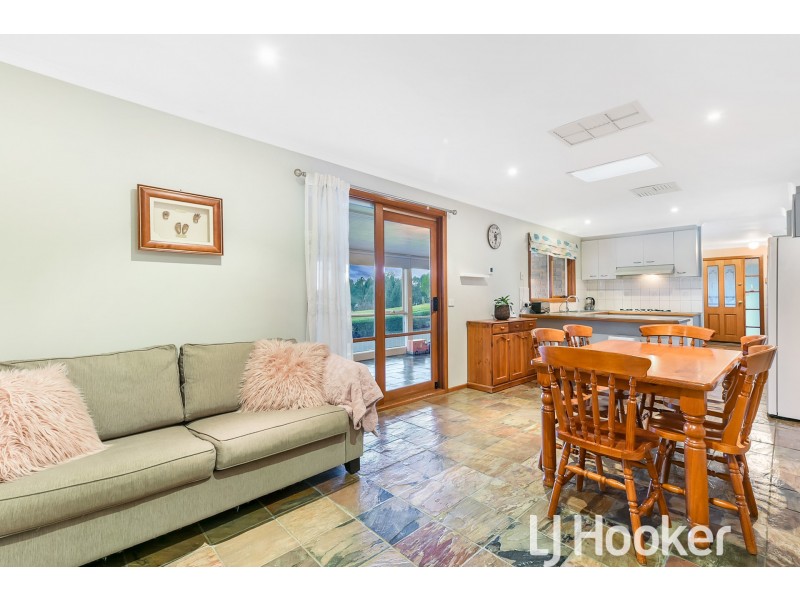 6 Redgum Place, Narre Warren VIC 3805