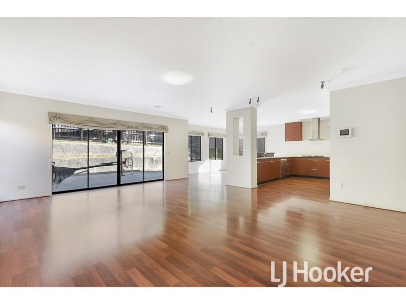 73 Berwick Springs Promenade, Narre Warren VIC 3805