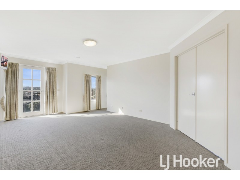 73 Berwick Springs Promenade, Narre Warren VIC 3805