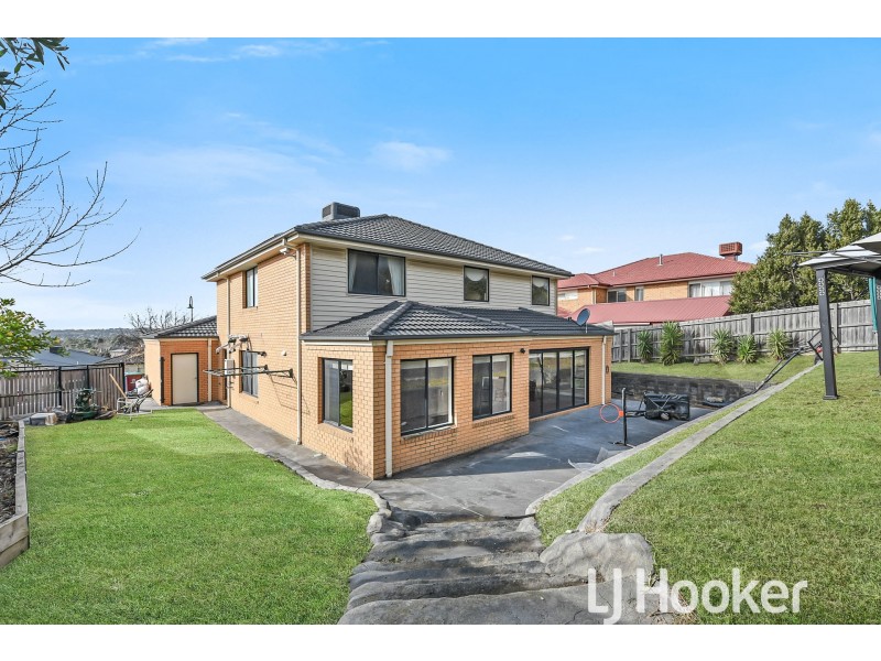 73 Berwick Springs Promenade, Narre Warren VIC 3805