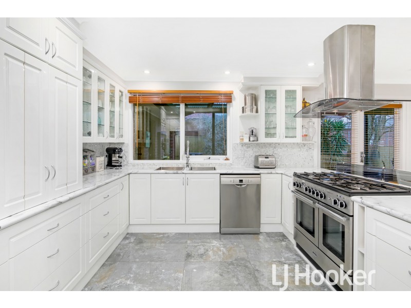 2 Sunbeam Court, Narre Warren South VIC 3805